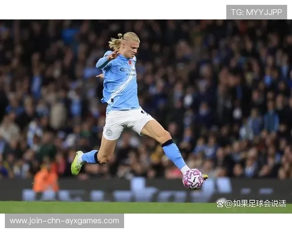 曼城训练课中哈兰德连续启动，禁区前摆脱动作越发流畅